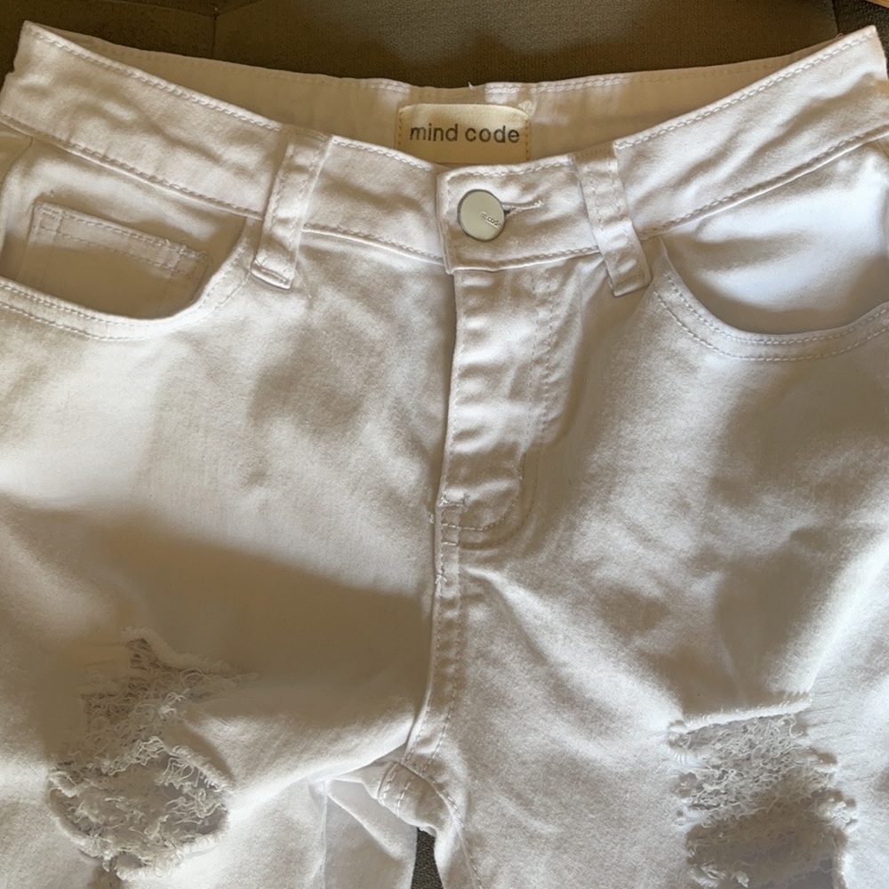 Reposh - White Ripped Skinnys - Picture 6 of 9